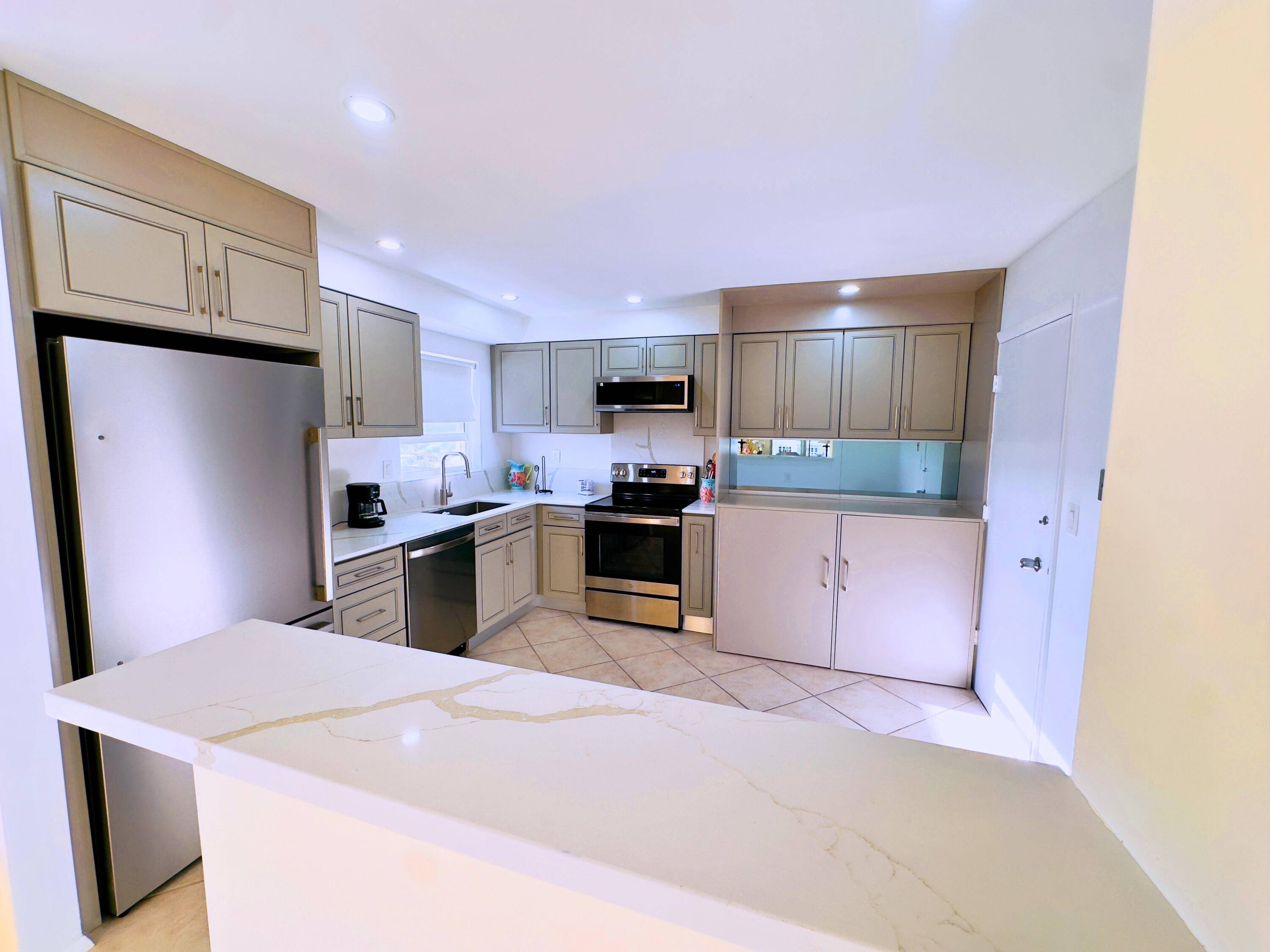 Fort Lauderdale, FL 33308,3850 Galt Ocean DR 1106