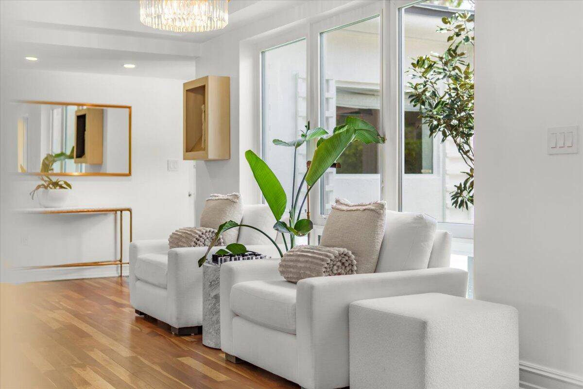 Miami Beach, FL 33140,6100 La Gorce DR