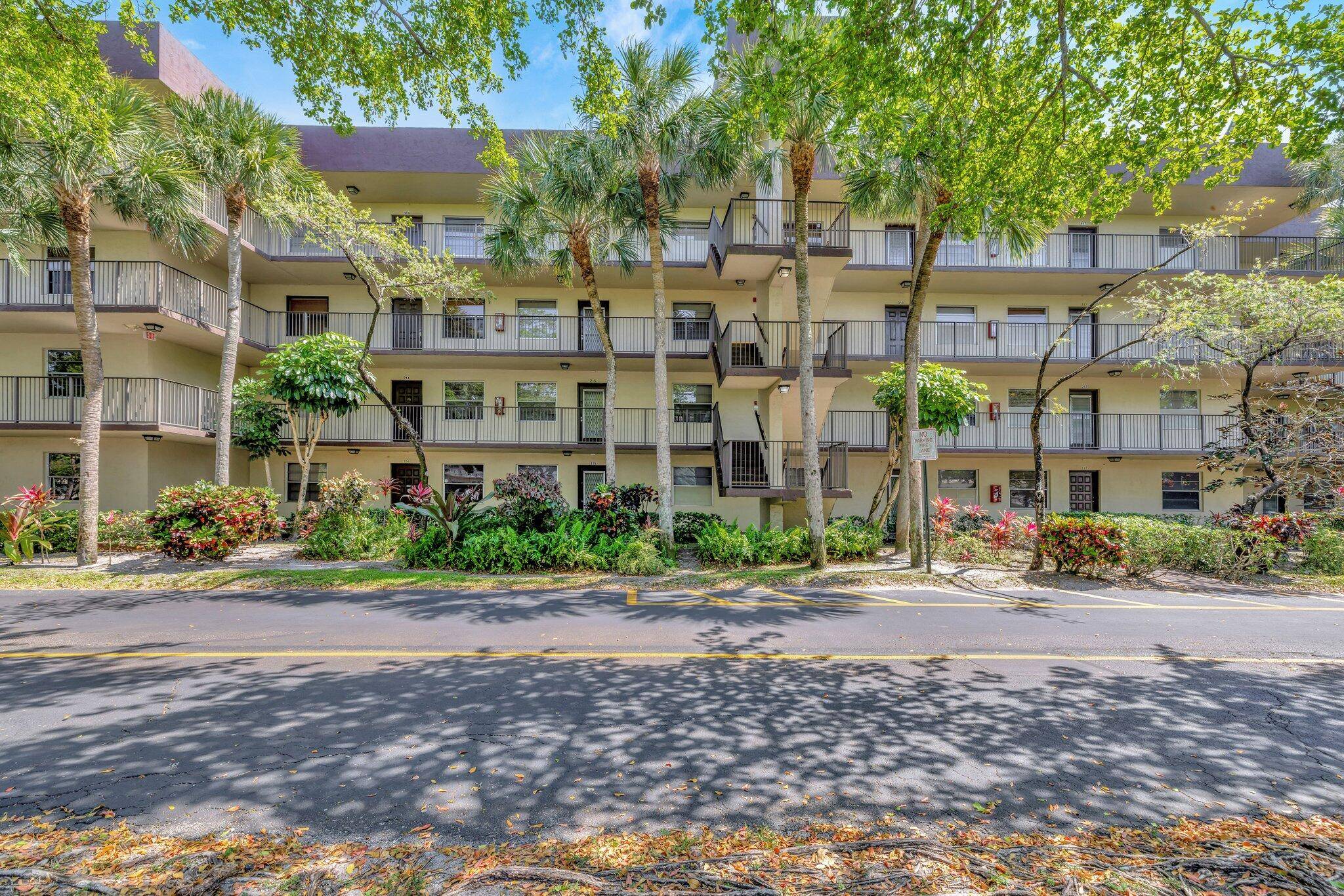 Lauderdale Lakes, FL 33319,3301 NW 47th TER 410