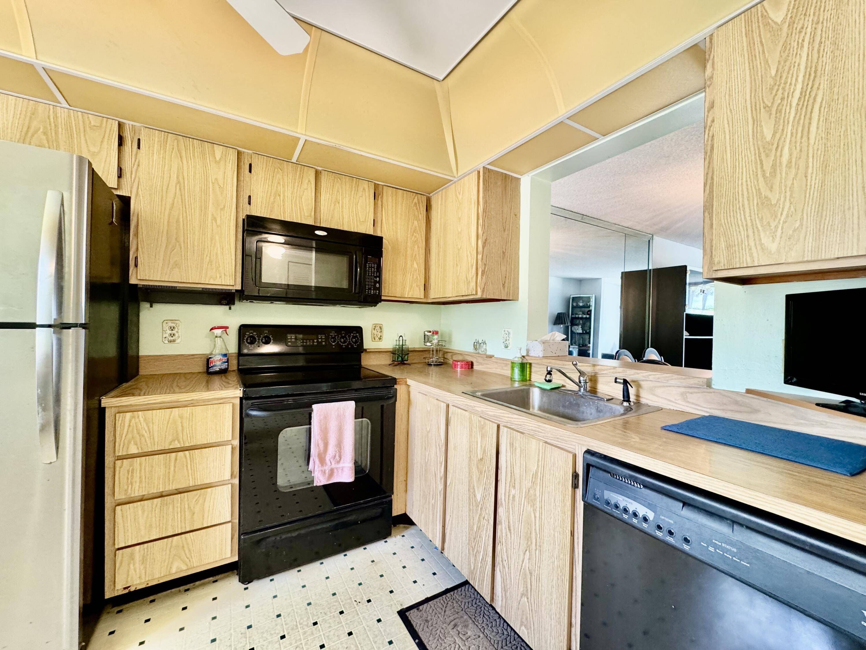 Delray Beach, FL 33446,7145 Huntington LN 102