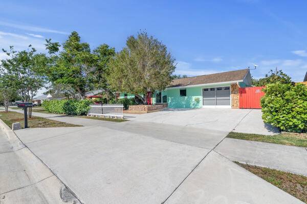 Port Saint Lucie, FL 34984,2180 SE Floresta DR