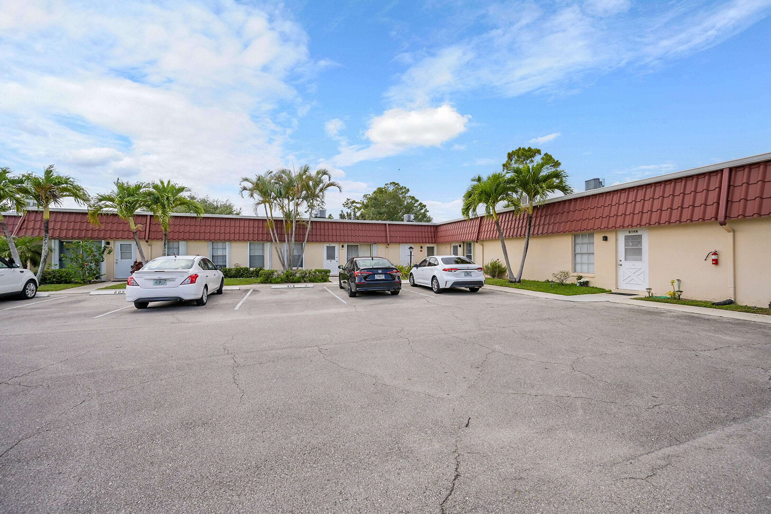 Lake Worth, FL 33467,613 Laconia CIR
