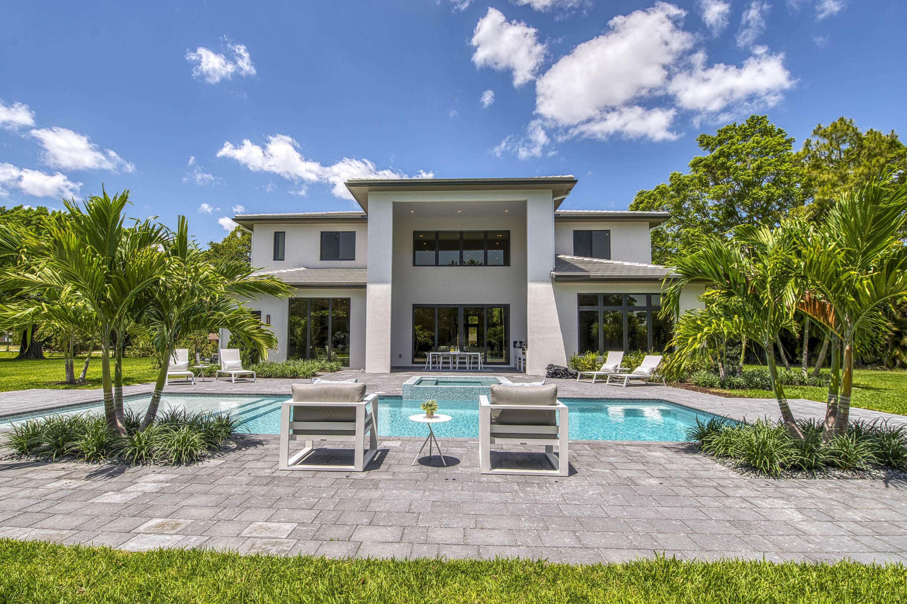 Palm Beach Gardens, FL 33418,8600 Damascus DR