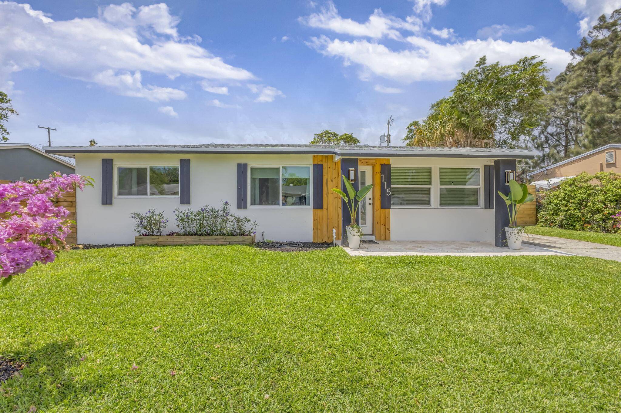 Riviera Beach, FL 33404,115 W 31 CT