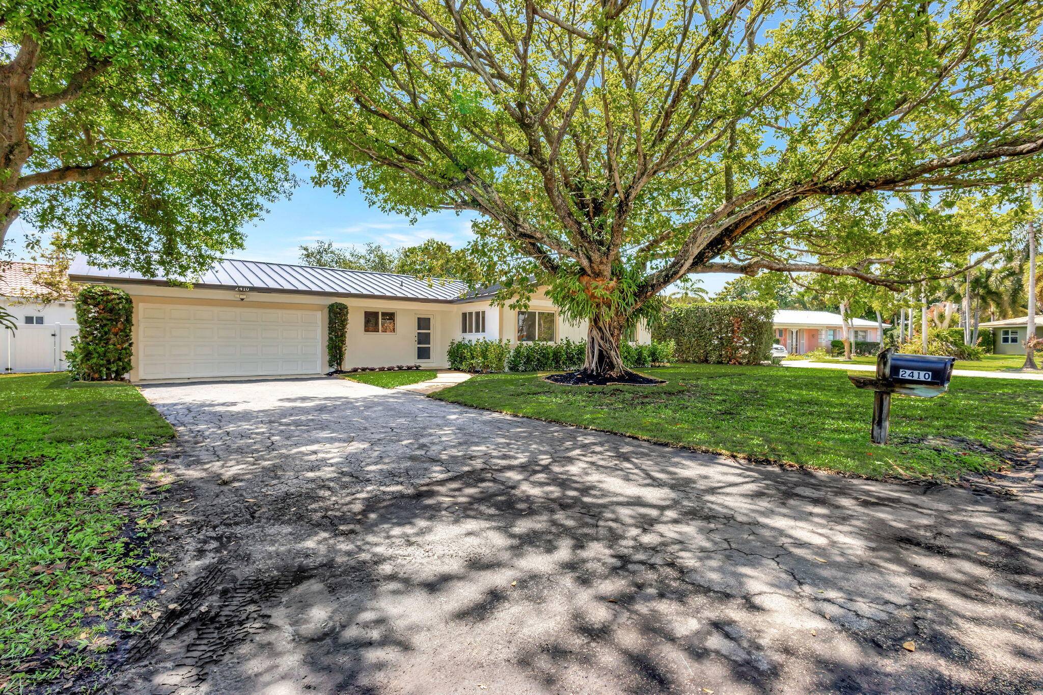 Boynton Beach, FL 33435,2410 SW 1st ST