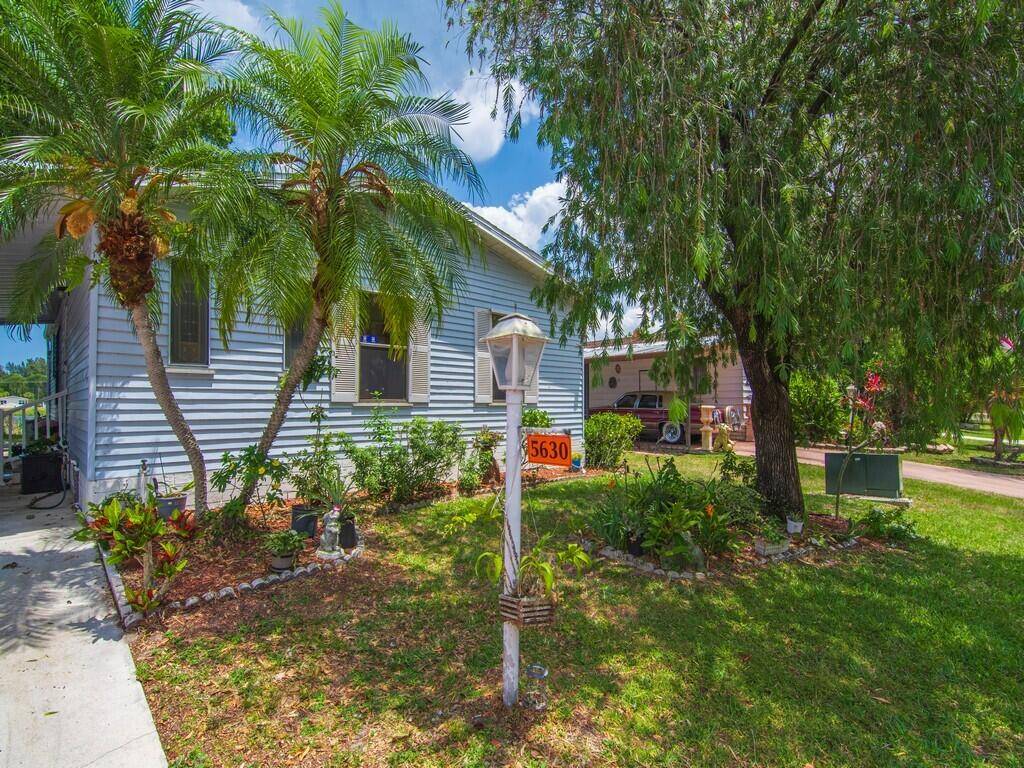 Fort Pierce, FL 34982,5630 Hemingway CT
