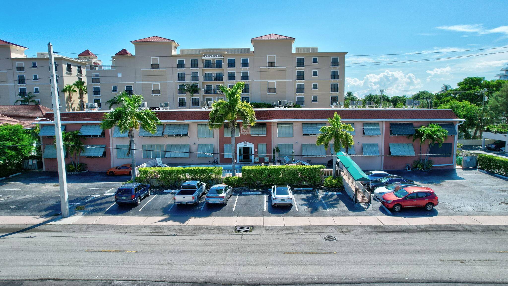 Fort Lauderdale, FL 33305,2400 NE 33rd AVE #211
