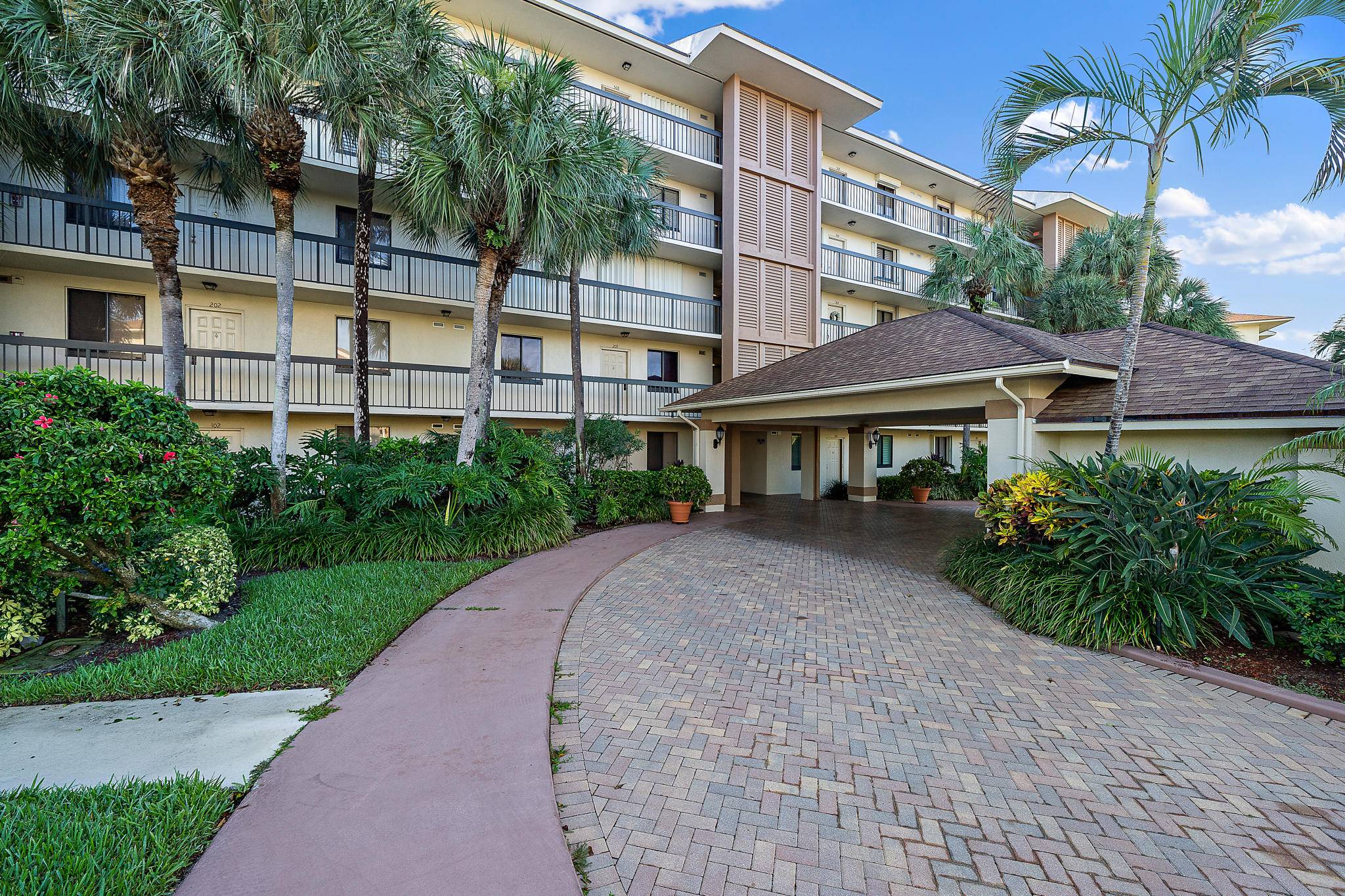Jupiter, FL 33477,2601 Marina Isle WAY 402
