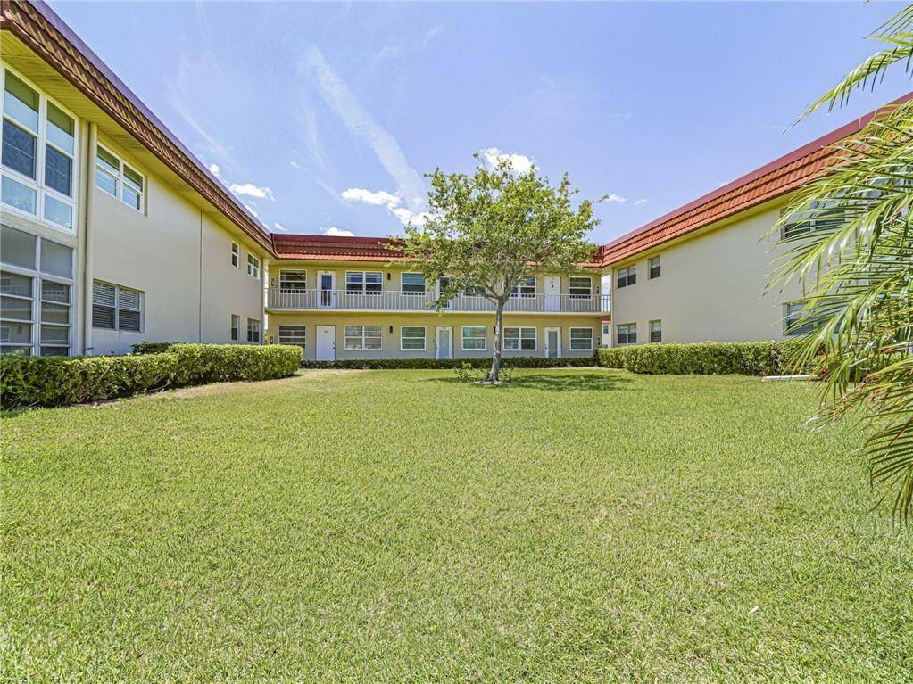 Vero Beach, FL 32962,66 Woodland DR 203