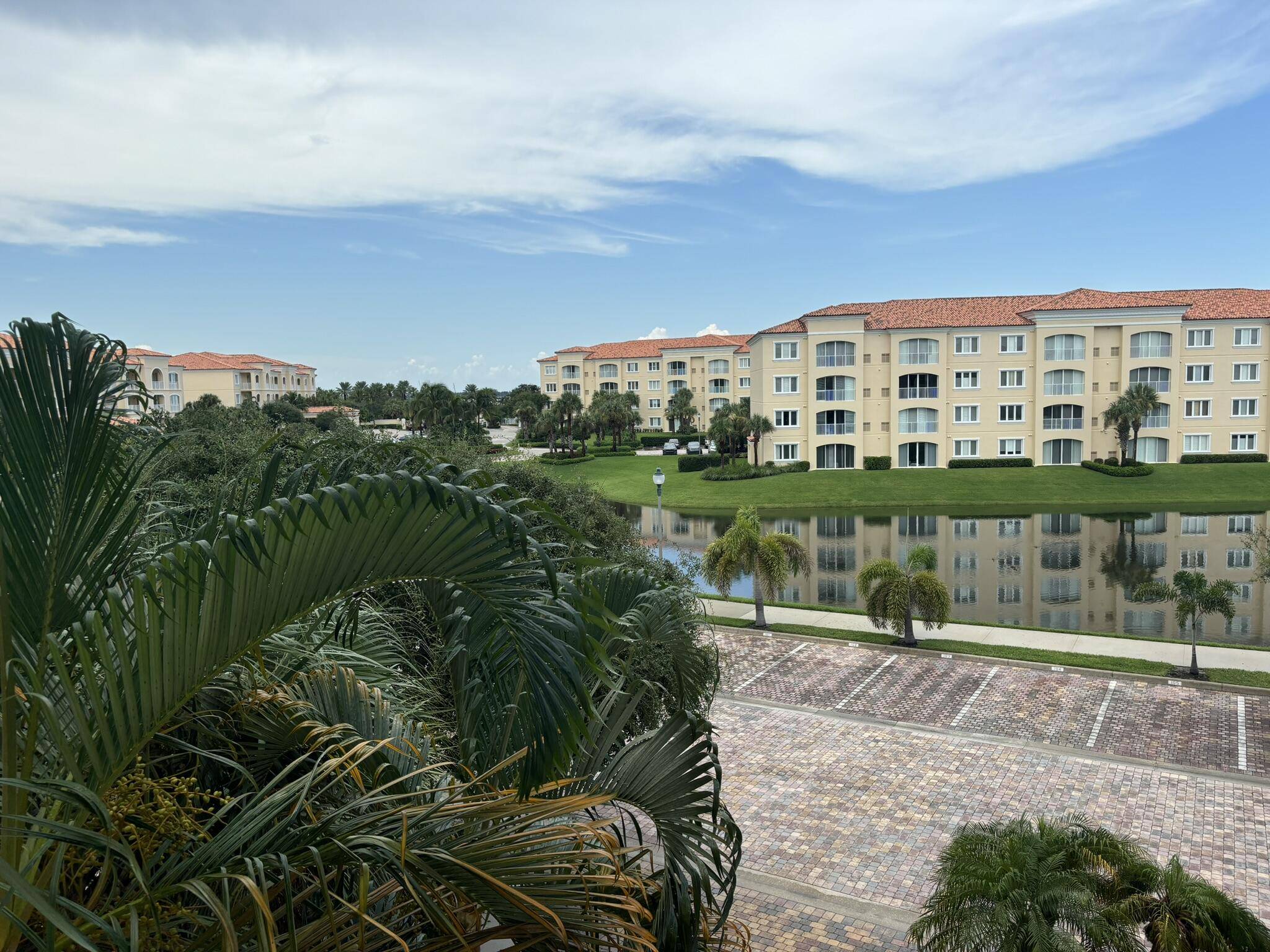 Fort Pierce, FL 34949,7 E Harbour Isle DR 304
