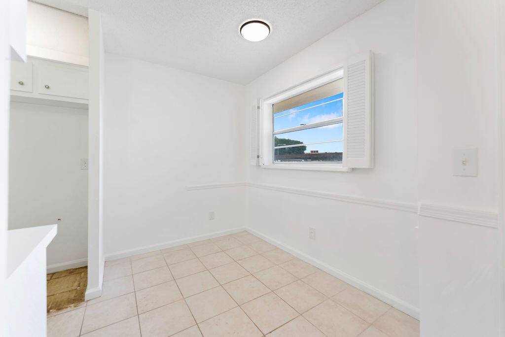 Boca Raton, FL 33428,23247 Barwood LN 101