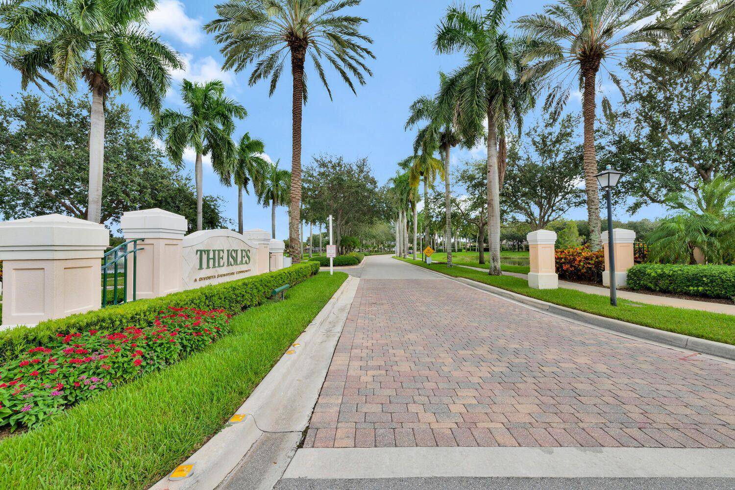Palm Beach Gardens, FL 33410,813 Niemen DR
