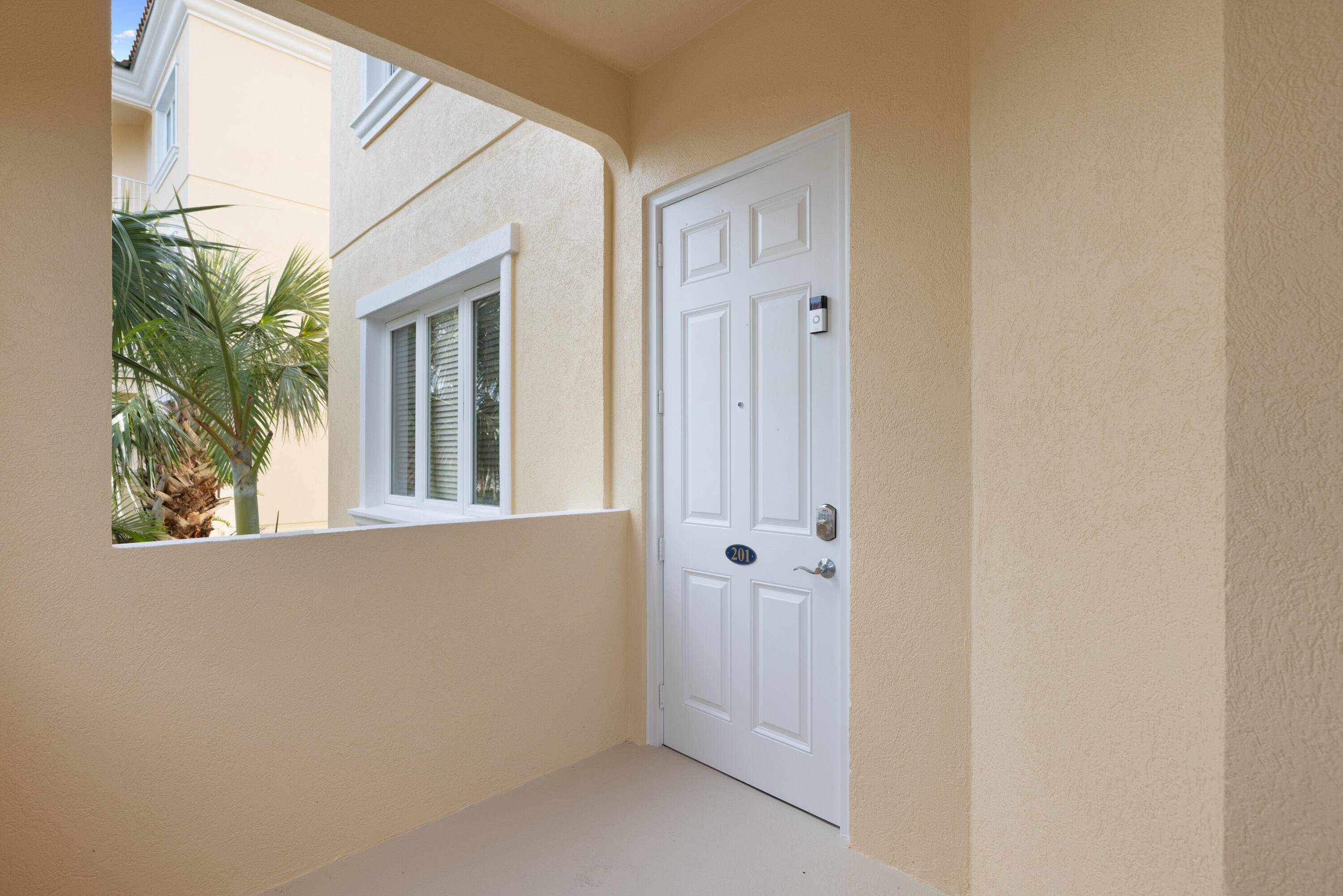 Fort Pierce, FL 34949,33 W Harbour Isles 201 DR 201