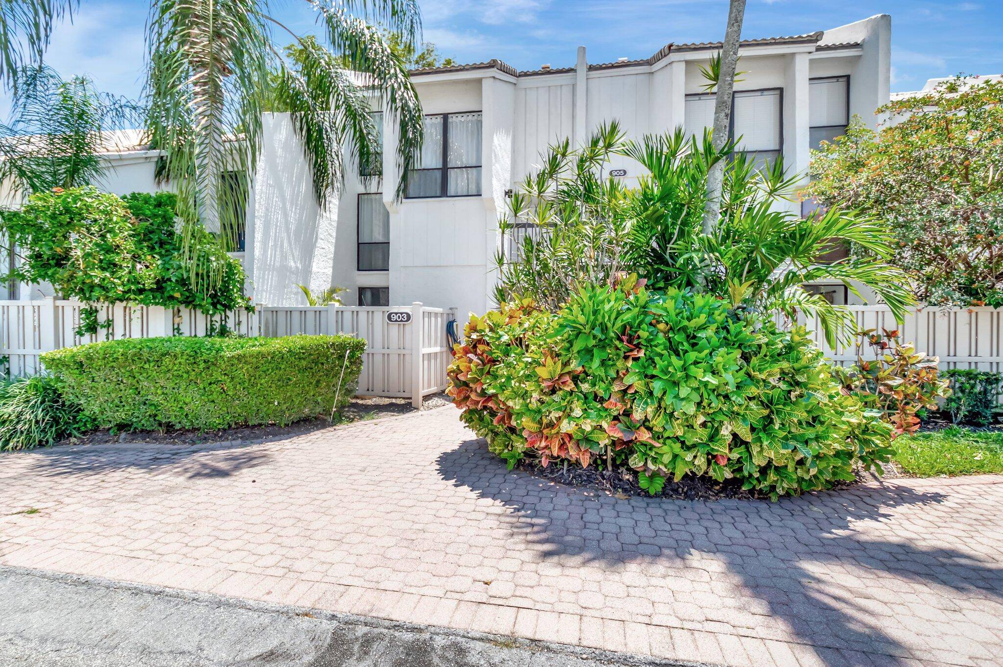 Boca Raton, FL 33434,903 Bridgewood PL