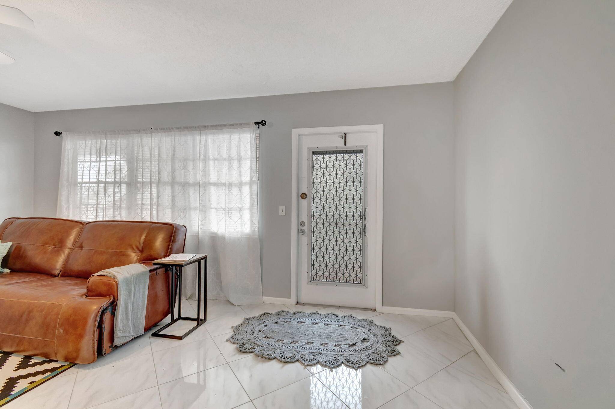 Boca Raton, FL 33434,3031 Cornwall B