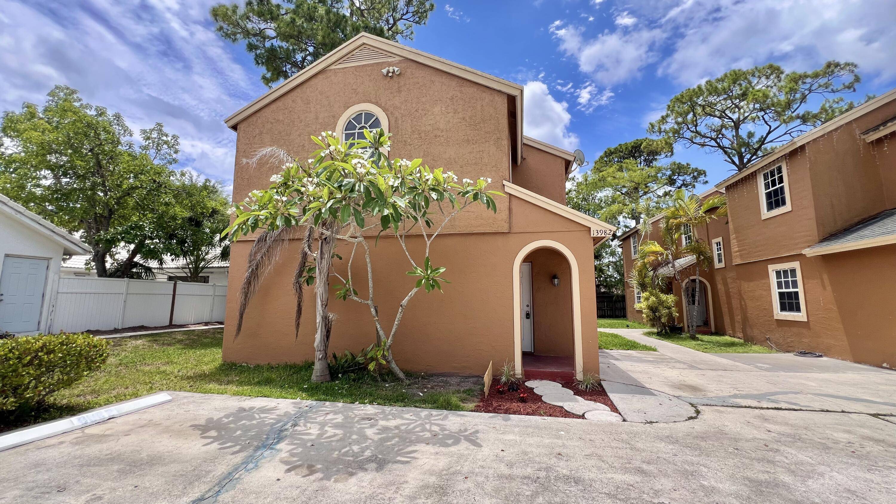 Wellington, FL 33414,13982 Morning Glory DR