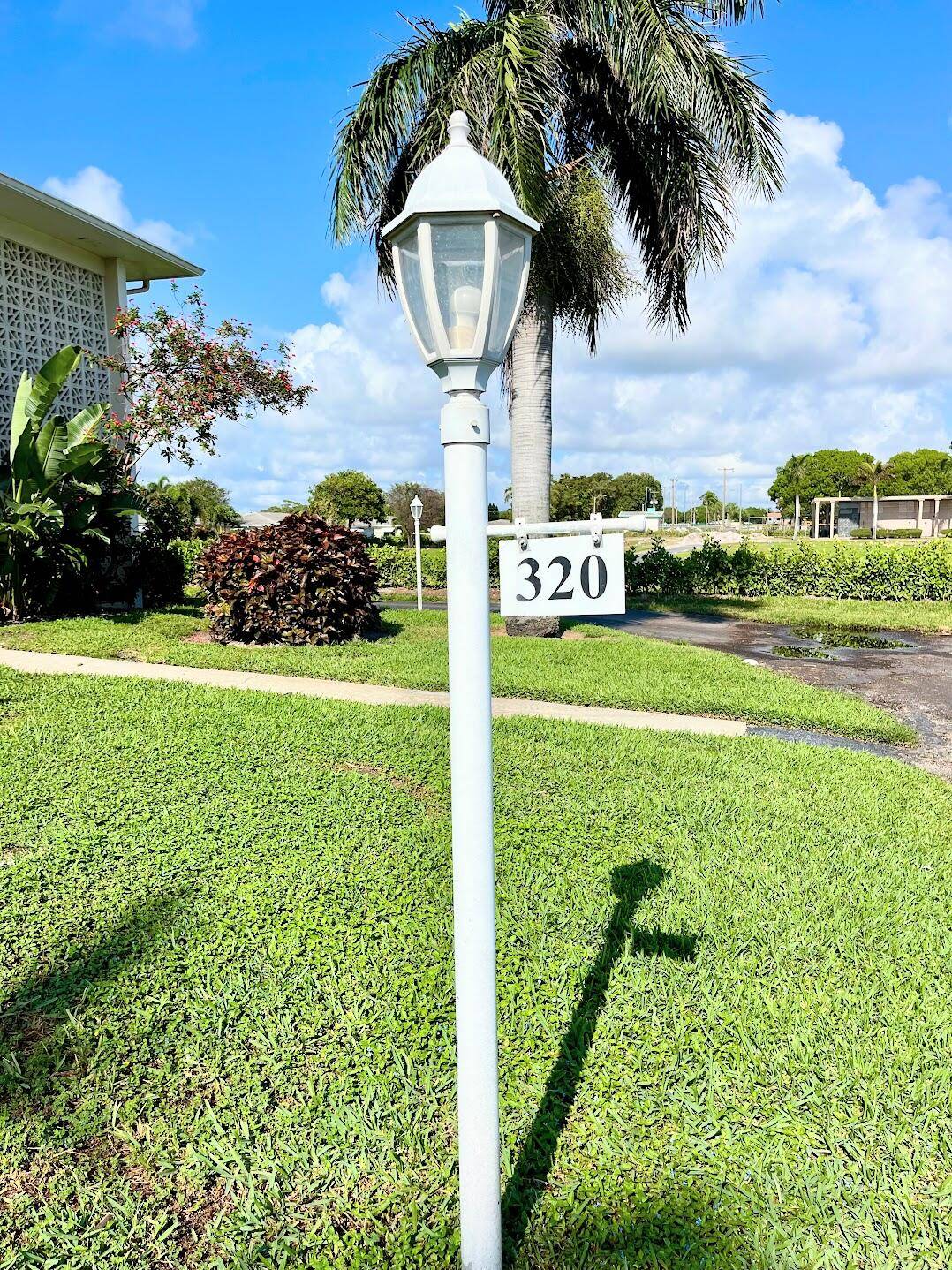 Boynton Beach, FL 33435,320 N North BLVD 2c