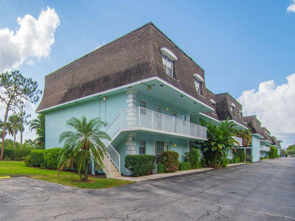 Vero Beach, FL 32960,1901 Indian River BLVD 201