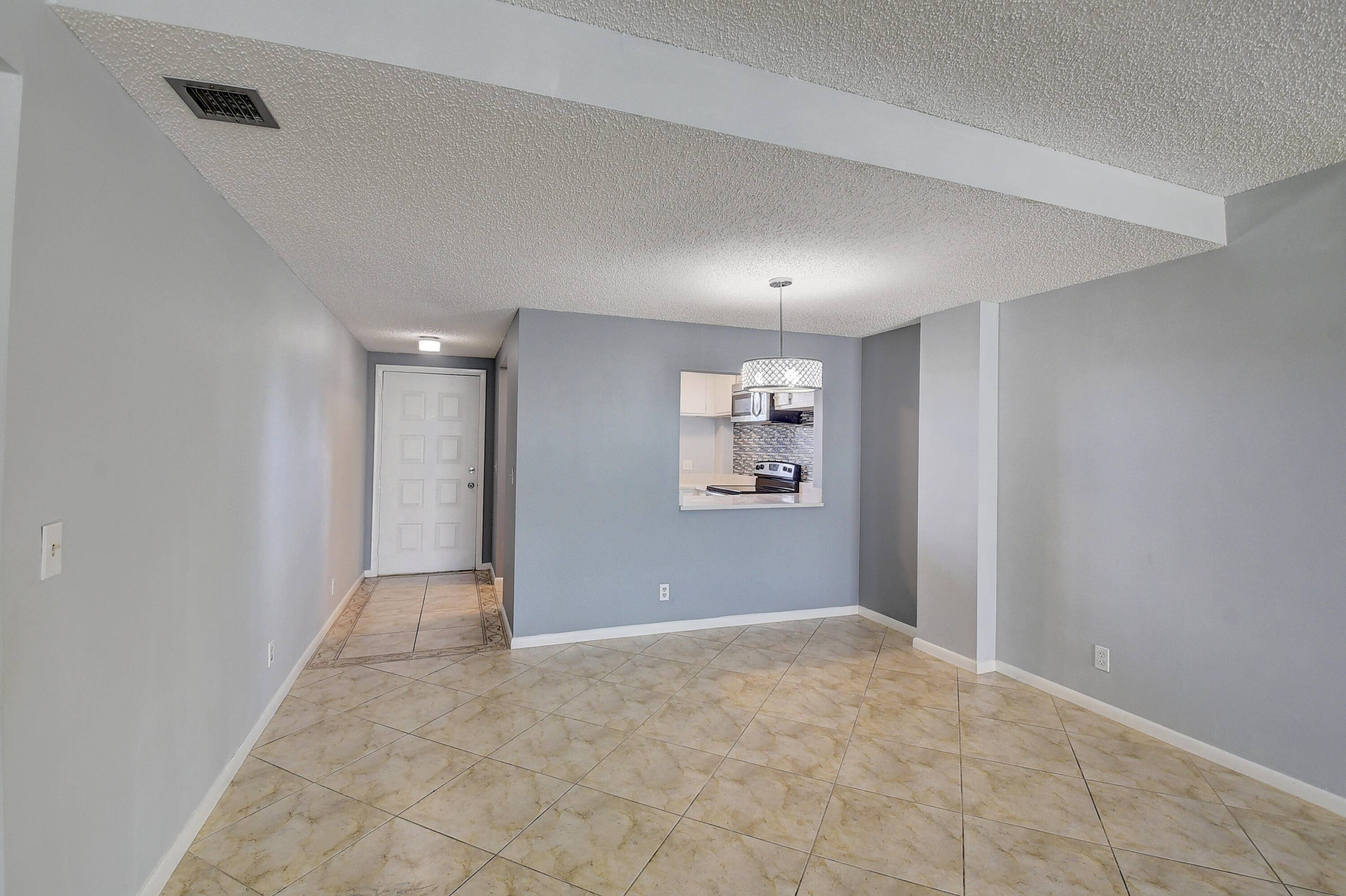 Lantana, FL 33462,890 N Federal HWY 206