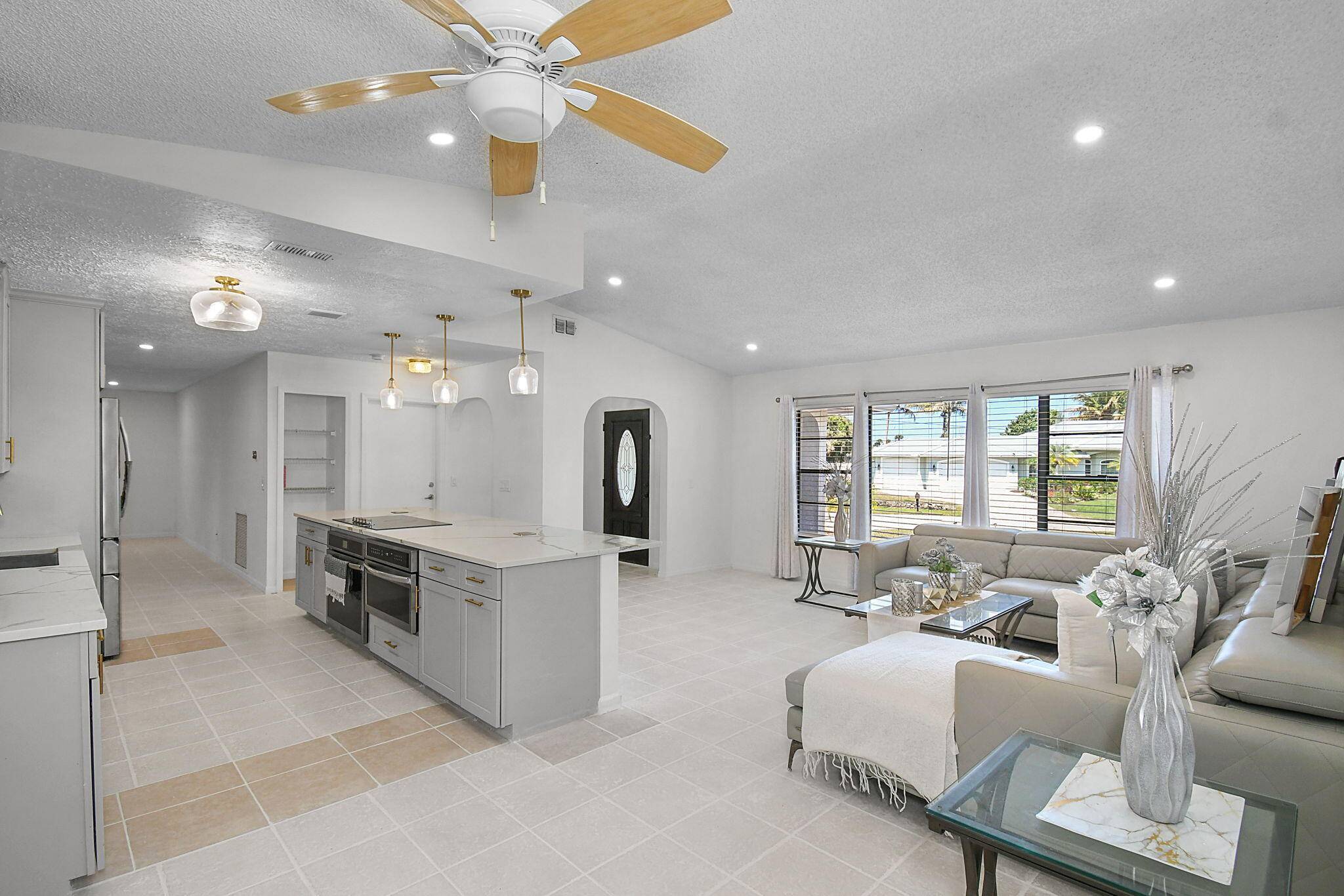 Port Saint Lucie, FL 34983,397 NE Gulfstream AVE