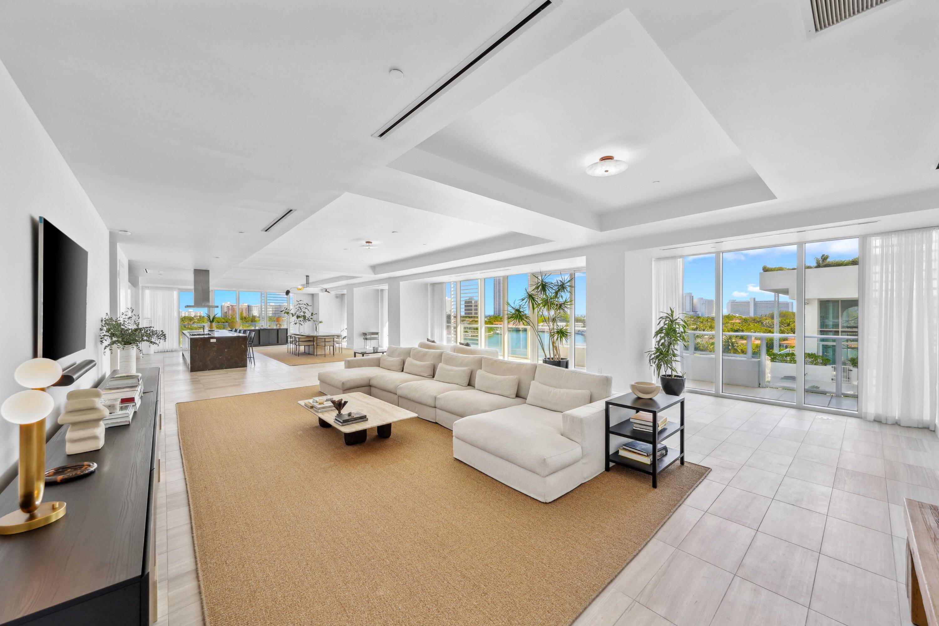 Miami Beach, FL 33140,4701 N Meridian AVE 502