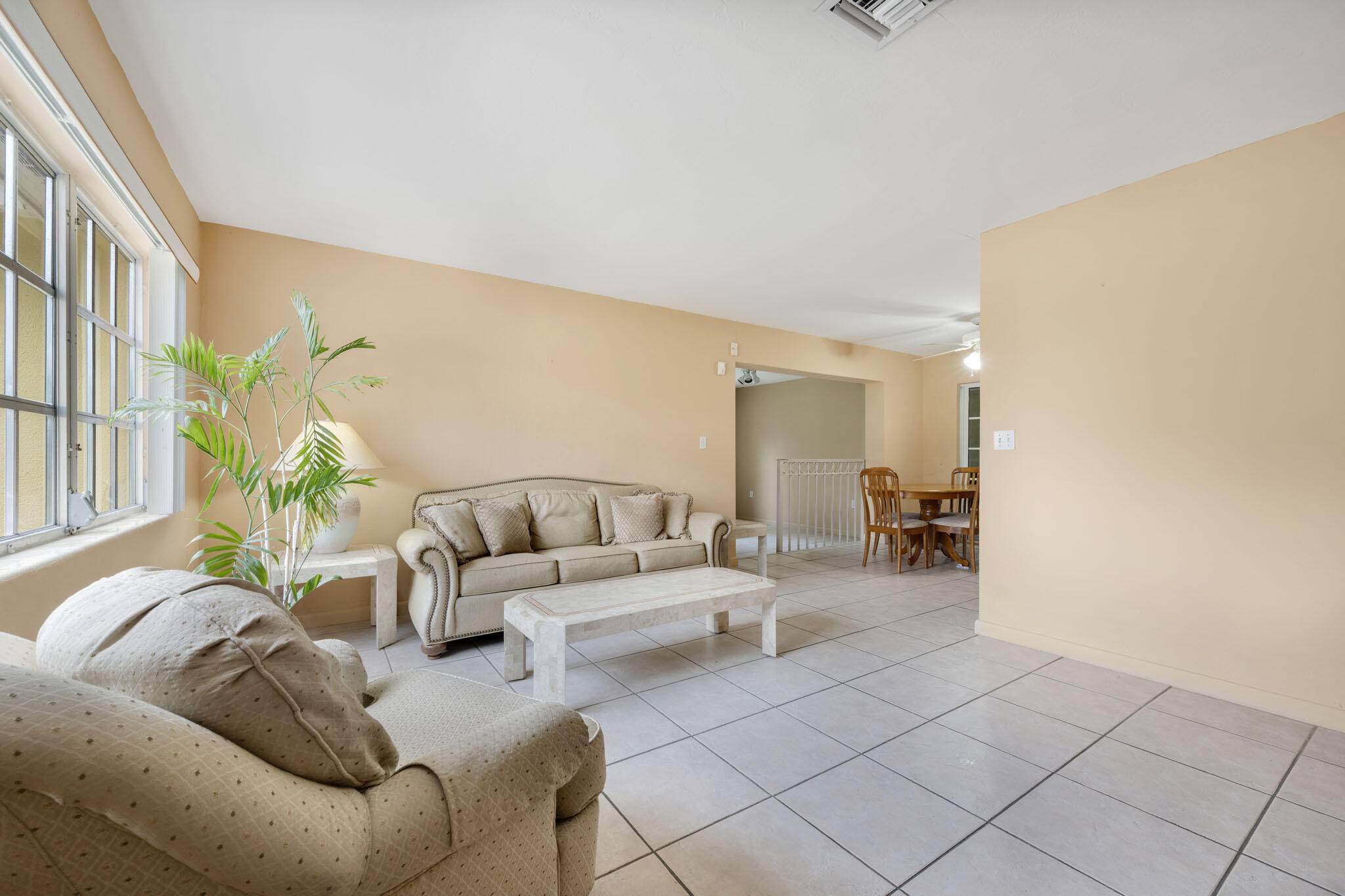 West Palm Beach, FL 33406,1401 Shore DR