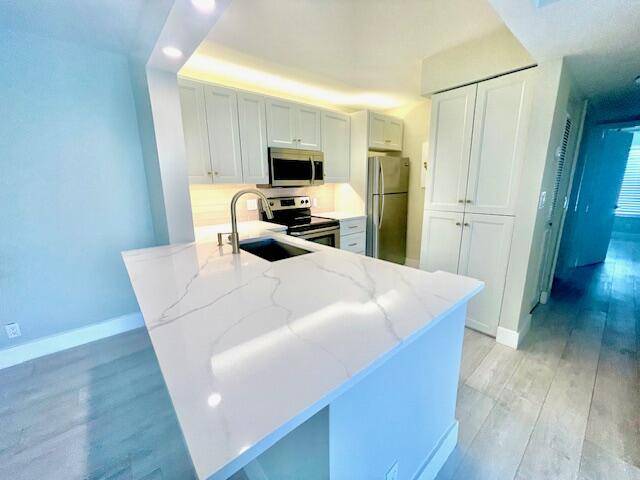 West Palm Beach, FL 33409,1007 Green Pine BLVD H1