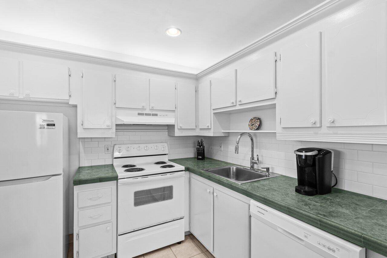 Delray Beach, FL 33446,266 Seville L