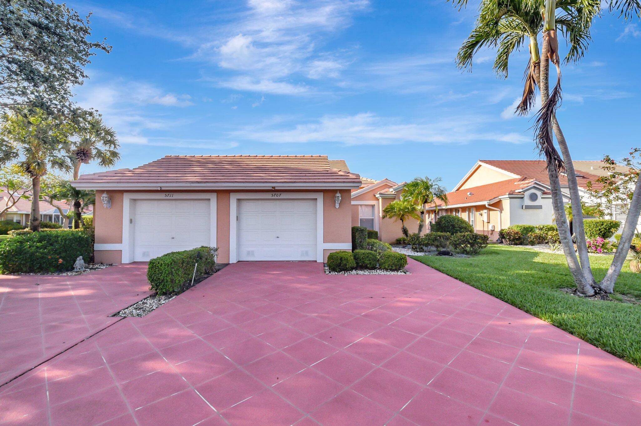 Boynton Beach, FL 33437,5707 Royal Lake CIR