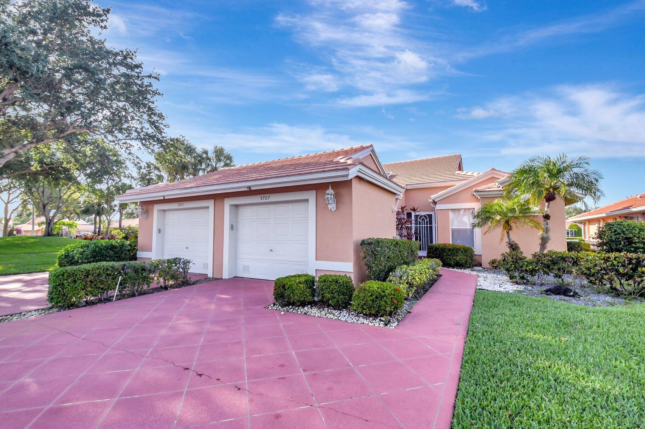 Boynton Beach, FL 33437,5707 Royal Lake CIR