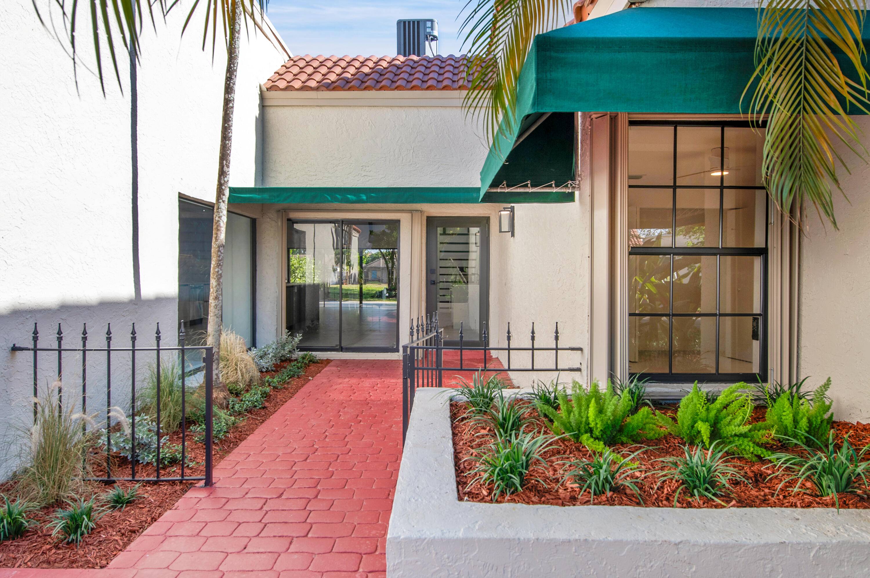Boca Raton, FL 33433,6560 Las Flores DR