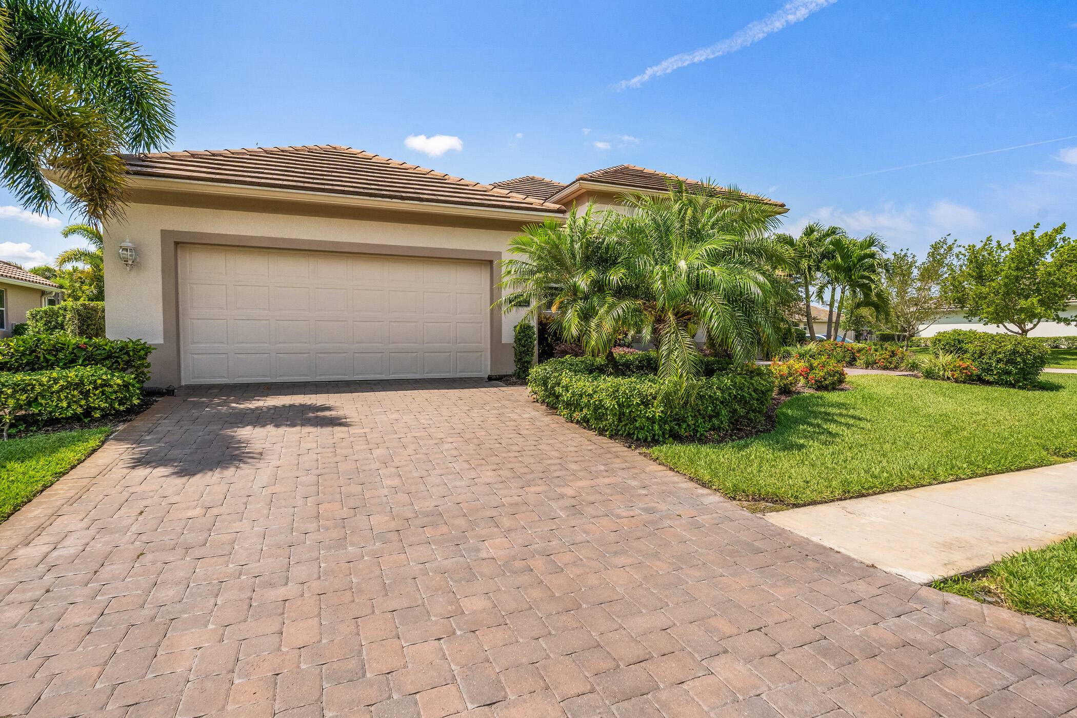 Vero Beach, FL 32967,6104 Graysen SQ