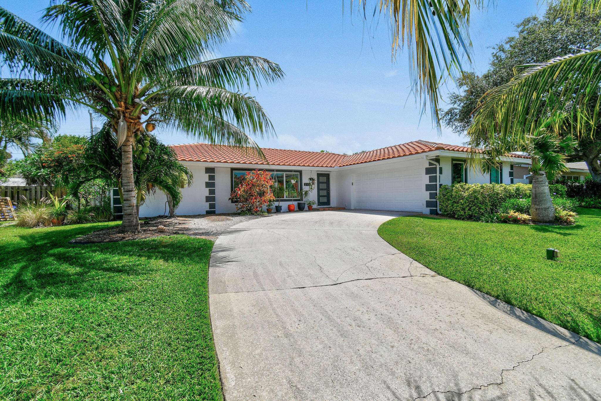 North Palm Beach, FL 33408,2104 Ardley CT