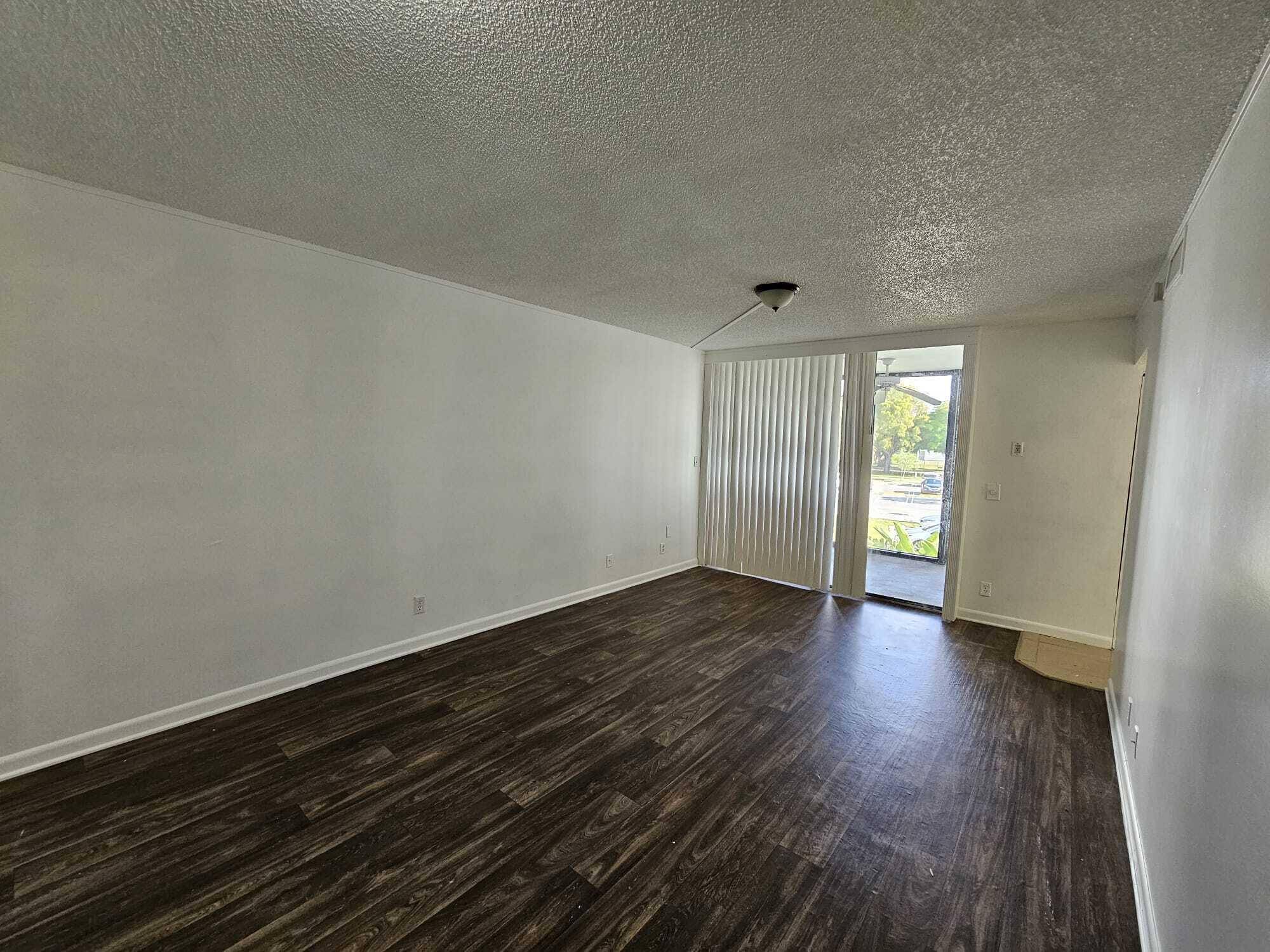 Oakland Park, FL 33309,210 Lake Pointe DR 209