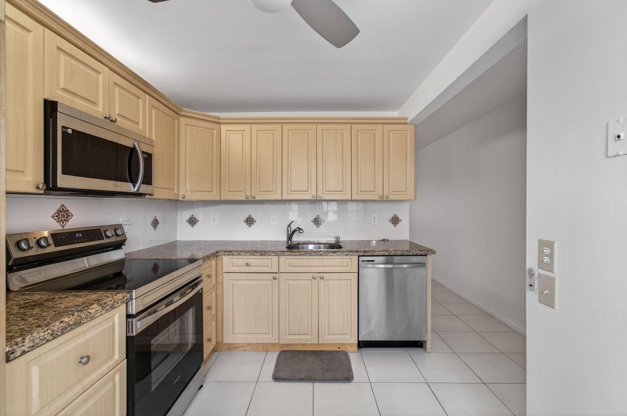 Boca Raton, FL 33434,1036 Hythe B B