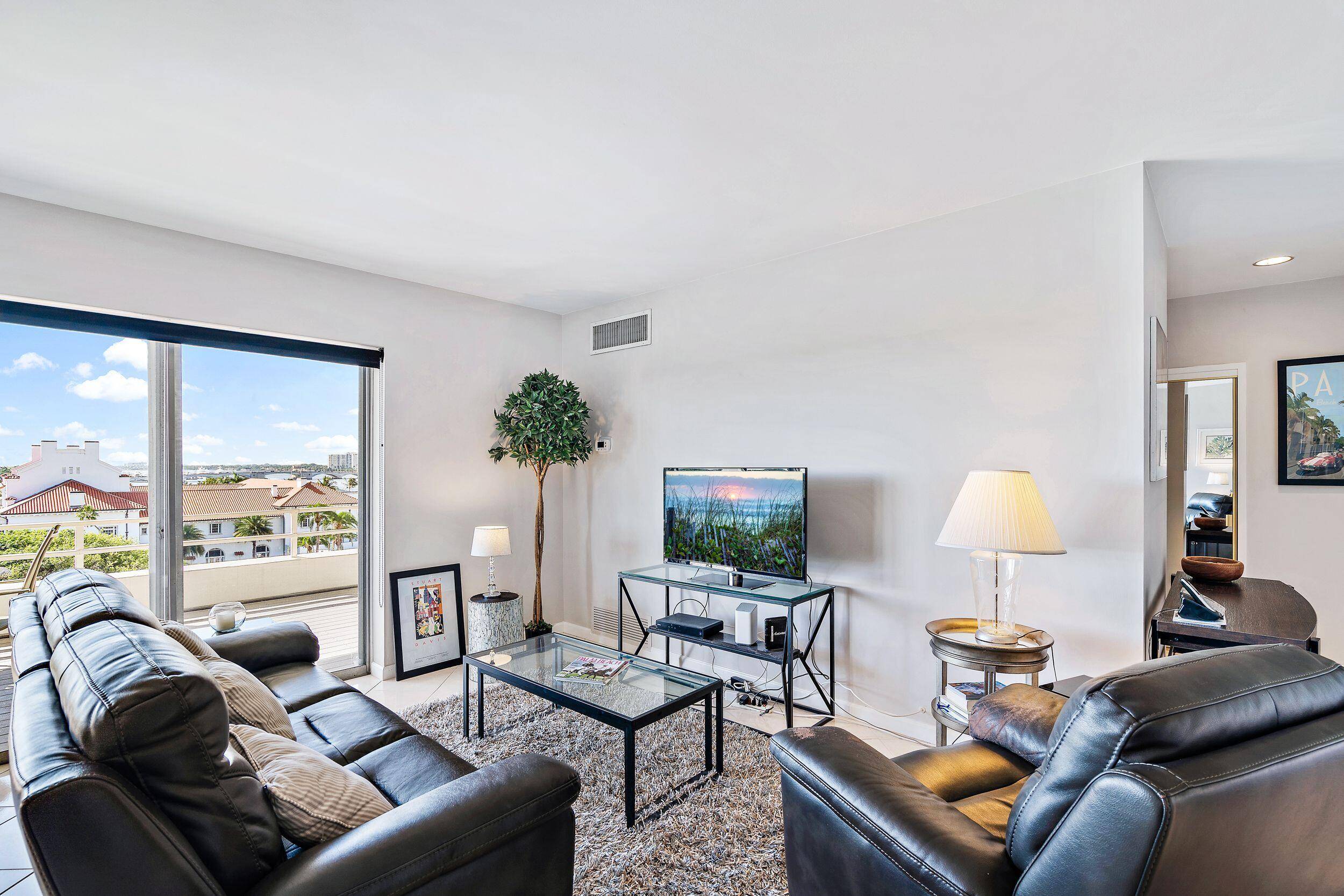 Palm Beach, FL 33480,44 Cocoanut ROW 626b