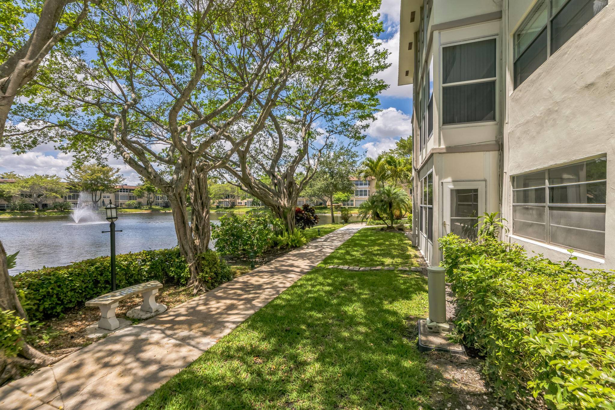 Lauderdale Lakes, FL 33319,5102 NW 36th ST 408