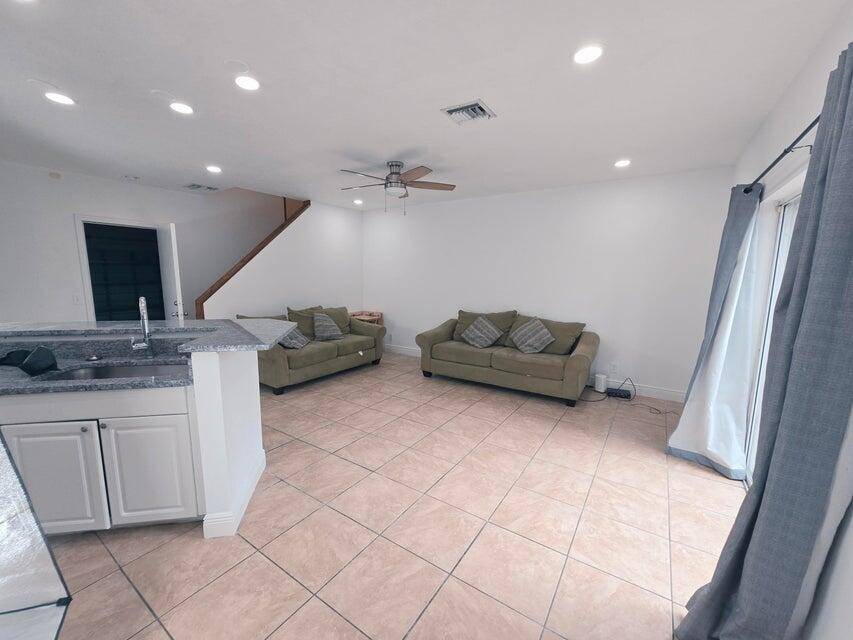 Greenacres, FL 33463,205 Leland Ln LN