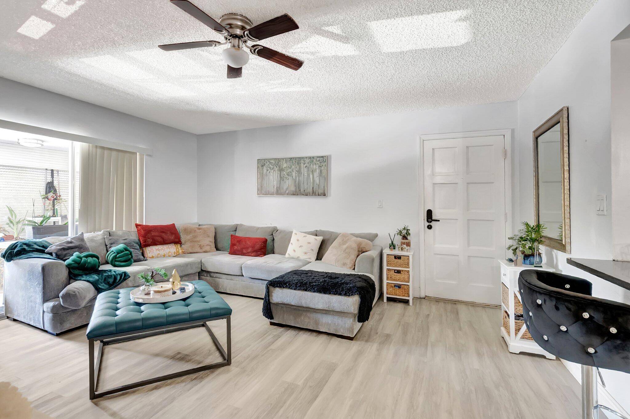 Boca Raton, FL 33486,1124 NW 13th ST 208