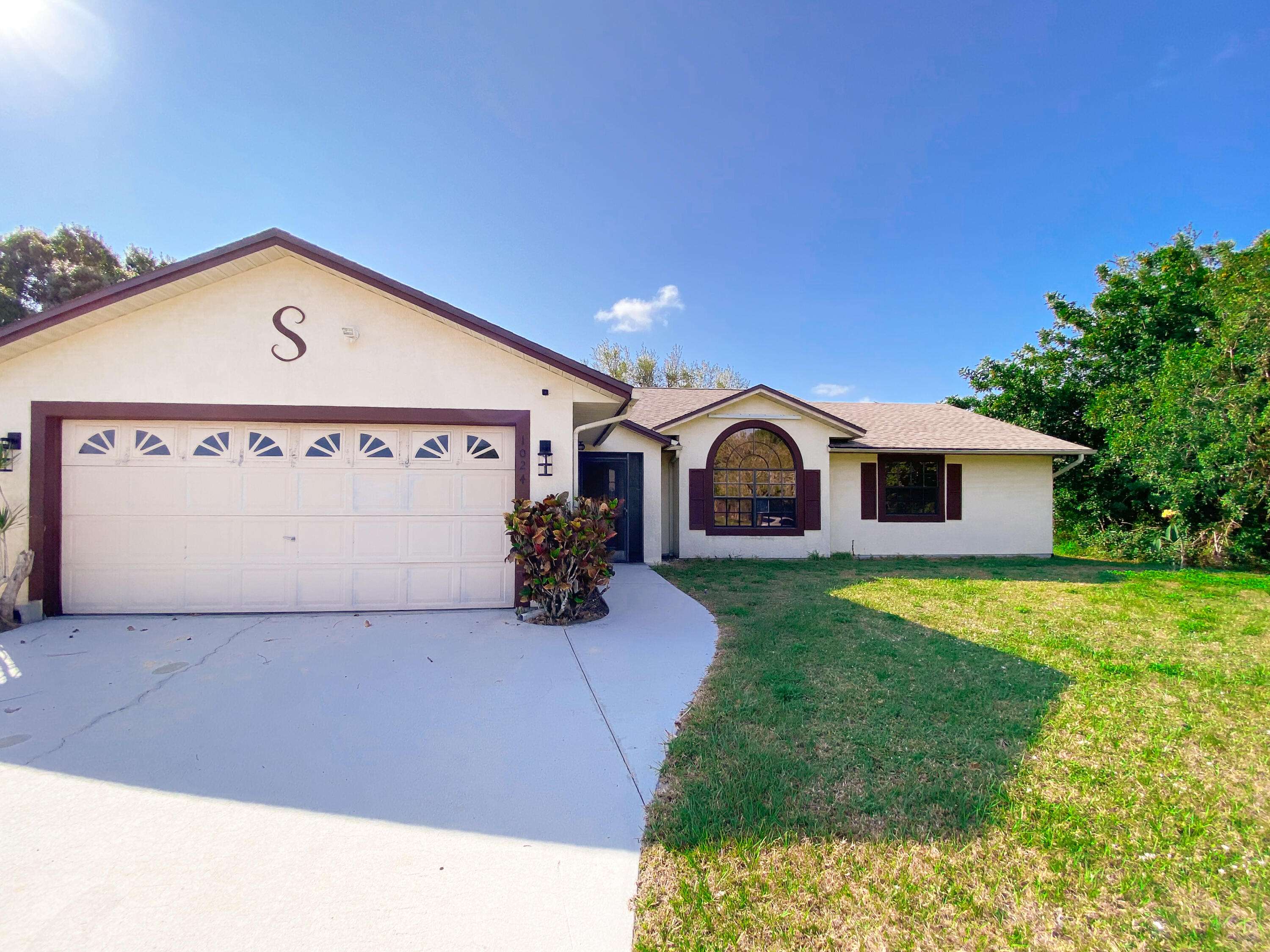 Port Saint Lucie, FL 34953,1024 SW Di Lido LN