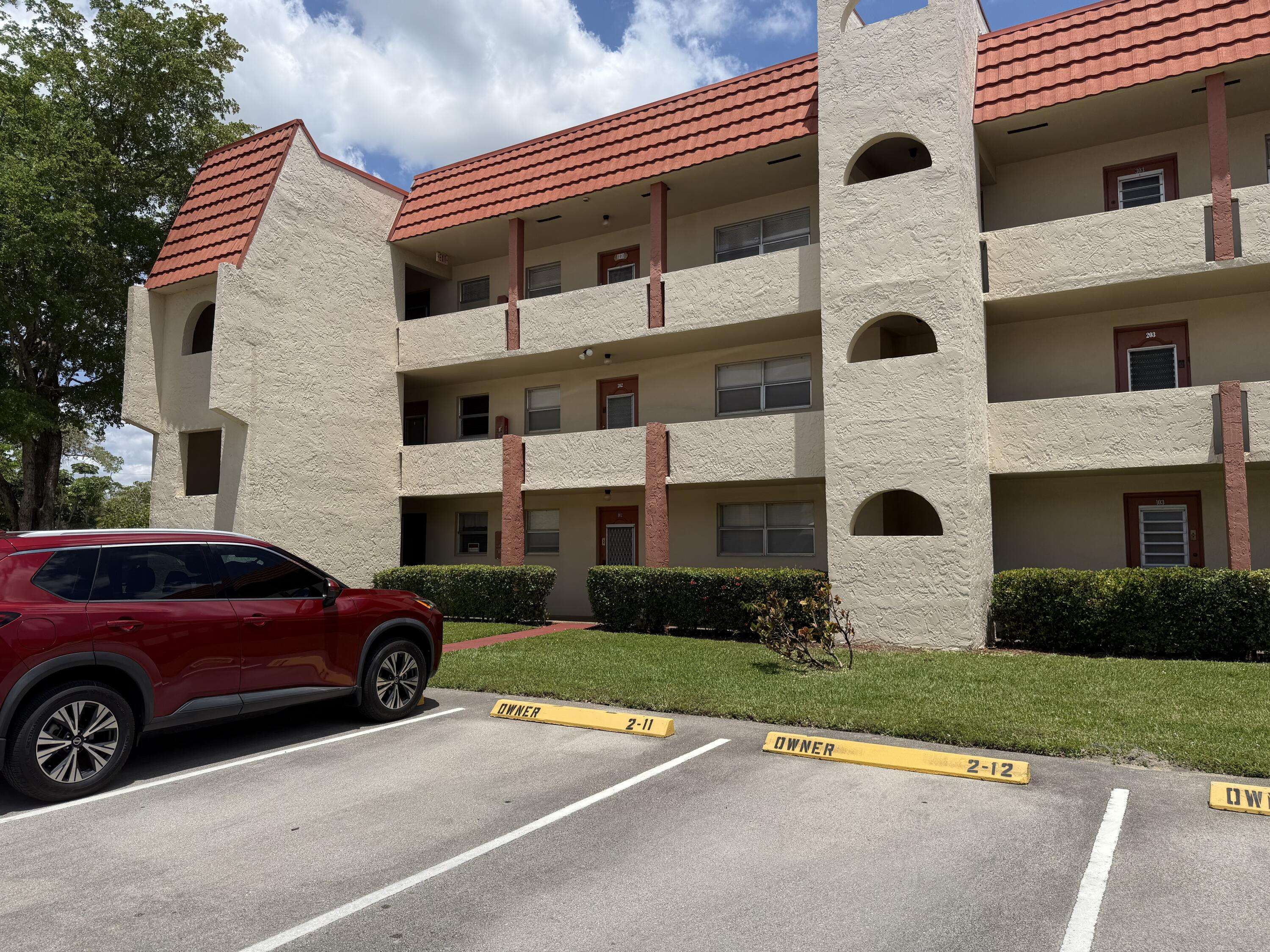 Sunrise, FL 33322,2950 W Sunrise Lakes DR 101