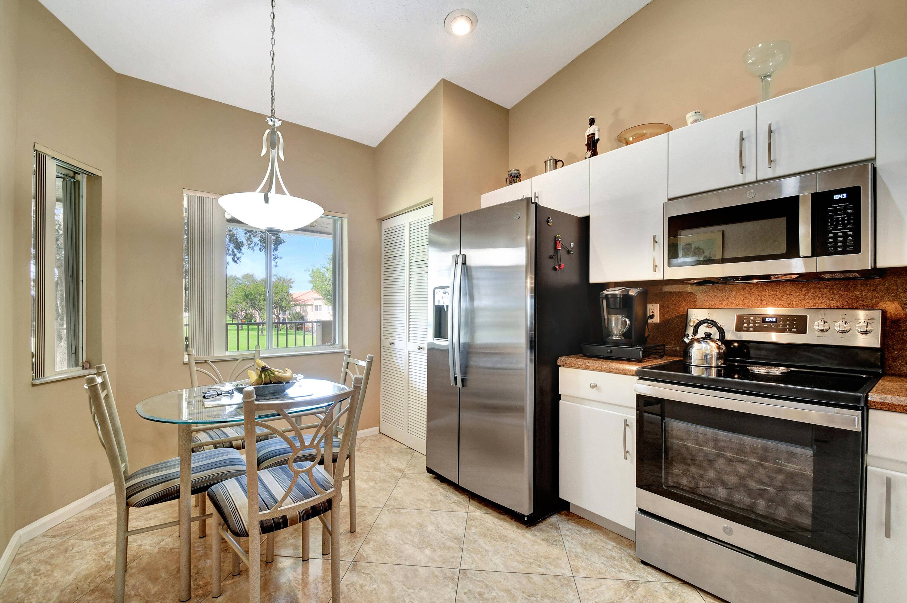 Boynton Beach, FL 33437,5876 Regal Glen DR 209