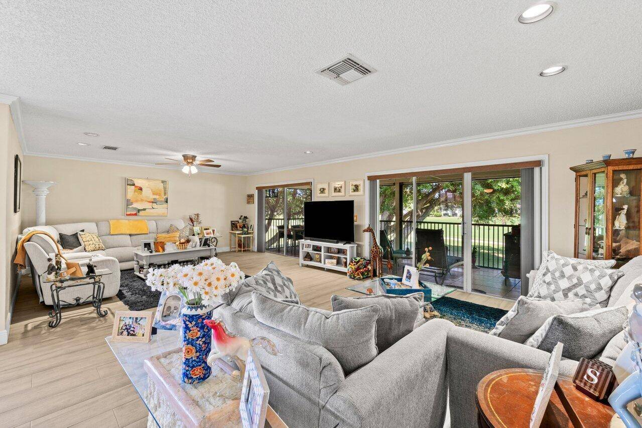 Boynton Beach, FL 33436,4 Stratford DR B