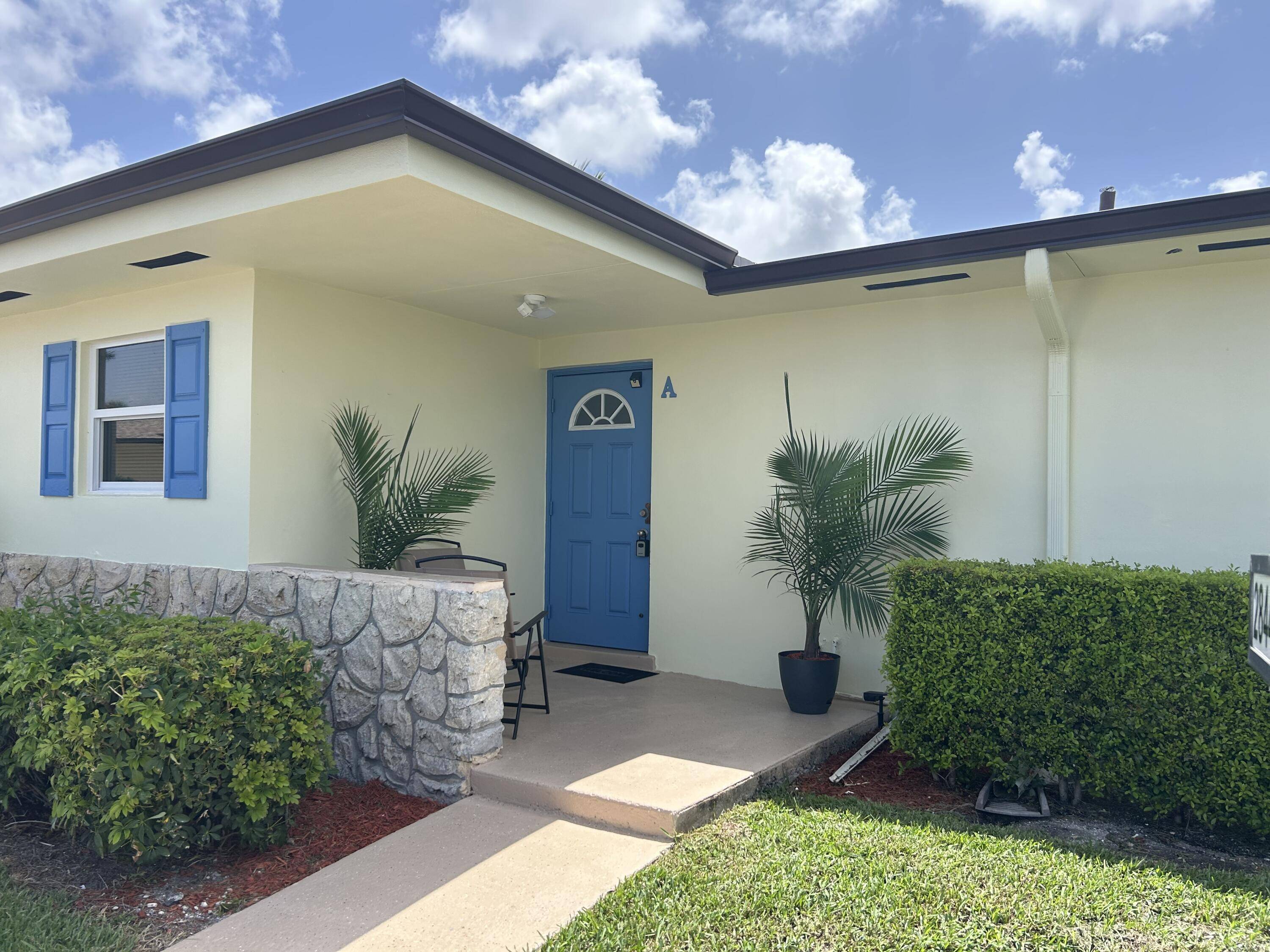 West Palm Beach, FL 33415,2844 E E Crosley A DR A