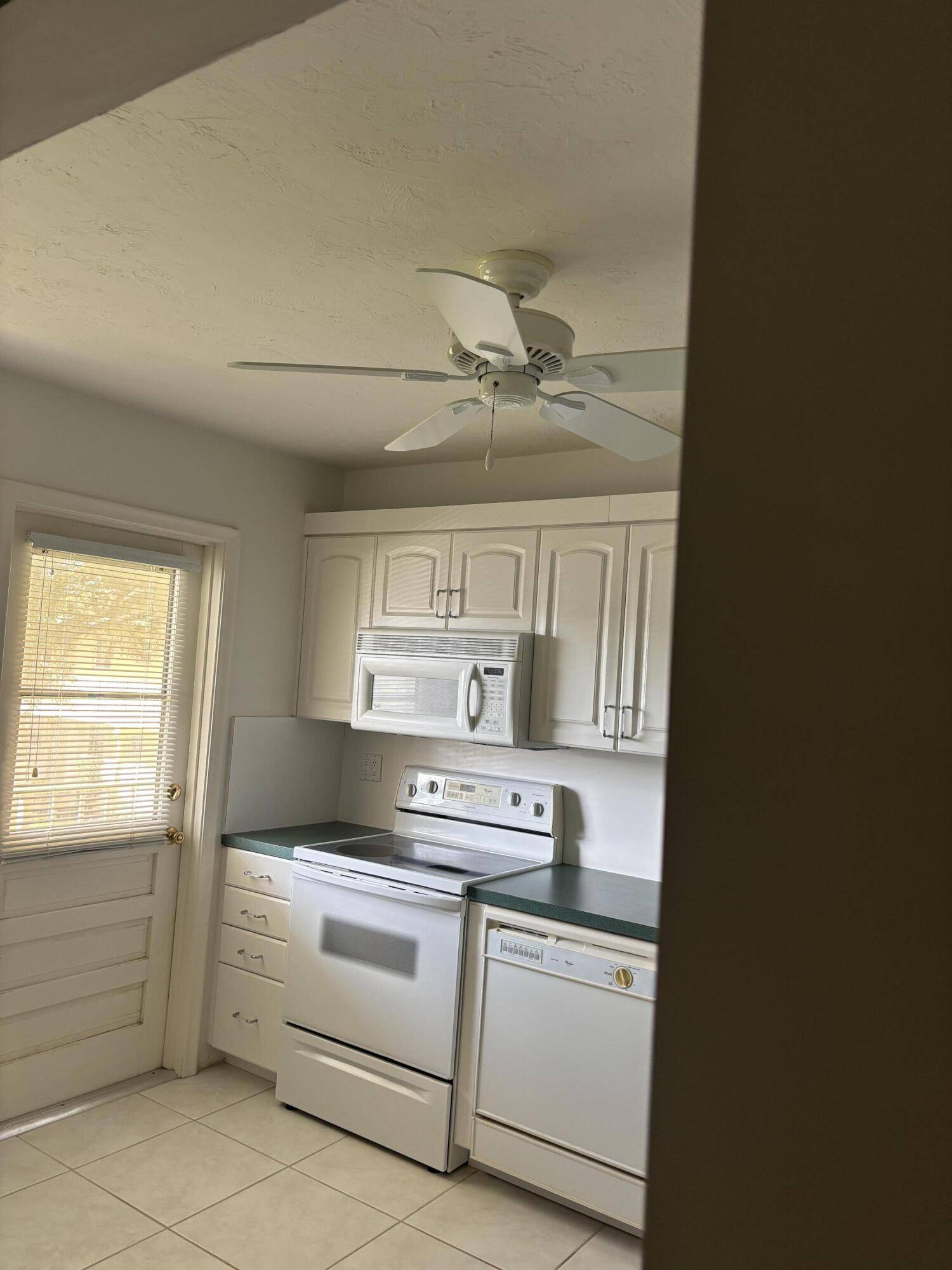 Delray Beach, FL 33445,1700 Dover RD 215-A