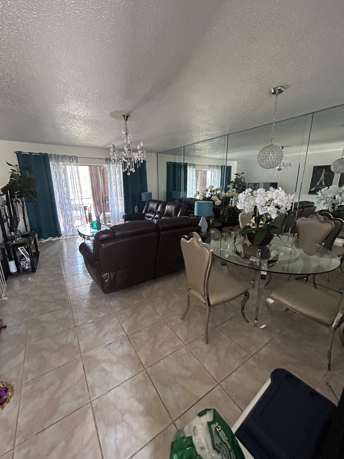 Palm Springs, FL 33461,719 Lori DR 314