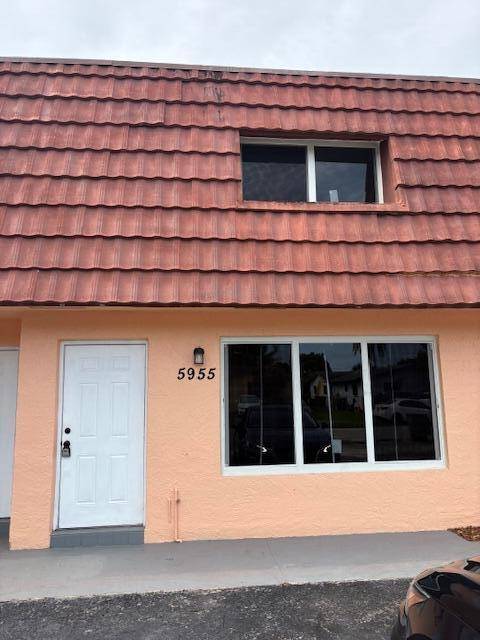 Lauderhill, FL 33313,5955 NW 20th ST