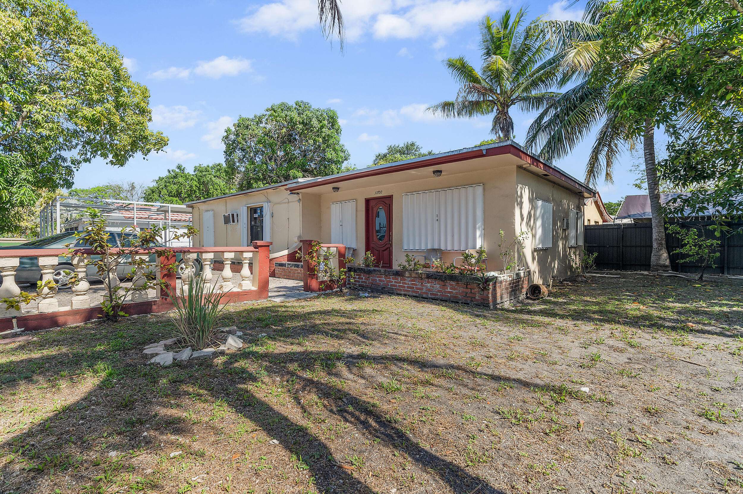 North Miami, FL 33161,1200 NE 128th ST