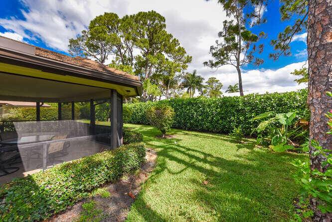 Atlantis, FL 33462,493 Forestview DR