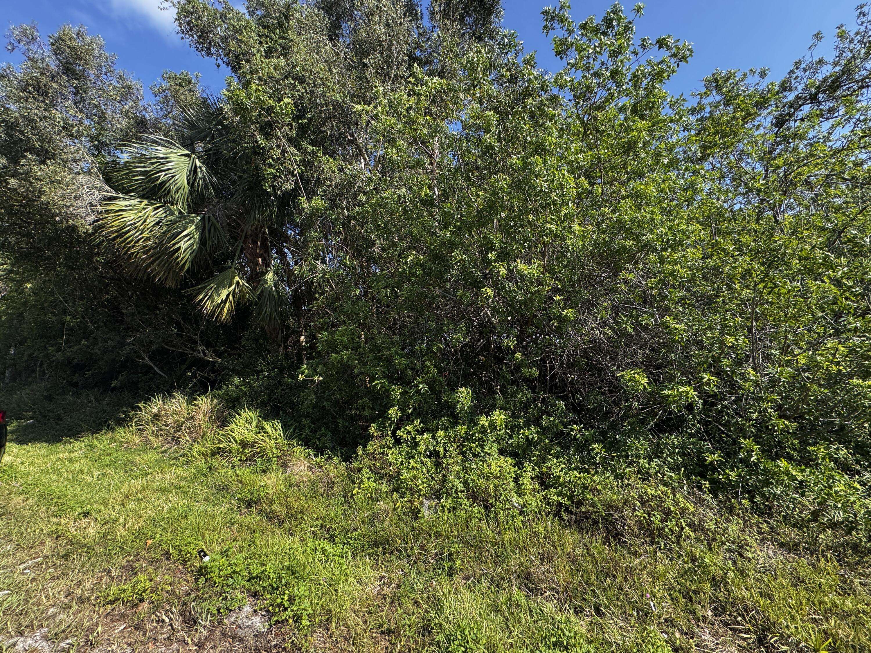 Vero Beach, FL 32966,2105 85th CT
